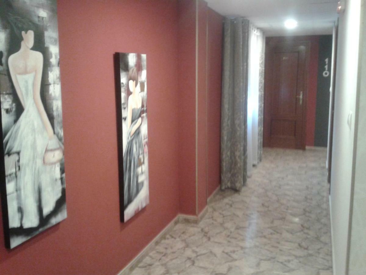 Fuentes de Ebro Hostal Texas 2 מראה חיצוני תמונה